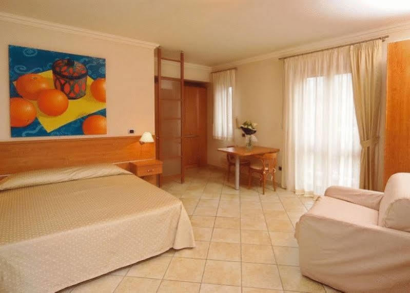Residence Hotel La Giara Липари Екстериор снимка